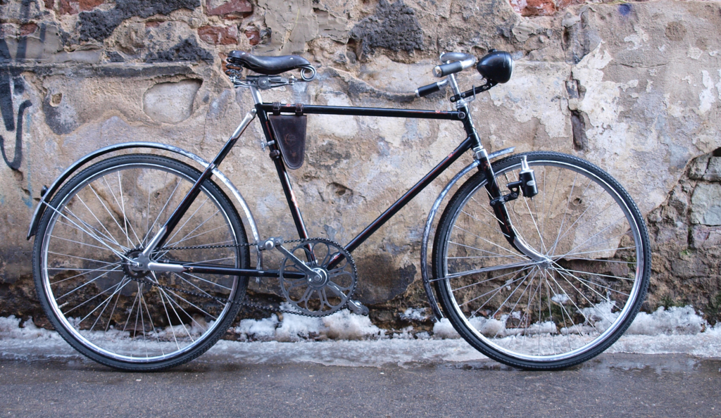 https://en.wikipedia.org/wiki/G._%C4%92renpreis_Bicycle_Factory#/media/File:G._%C4%92renpreis_gent_bicycle,_manufactured_in_1940.jpg.png